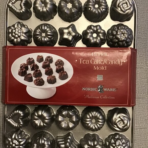 New Nordic Ware Platinum Collection Bundt Tea Cake/Candy Bake Mold - Picture 1 of 2